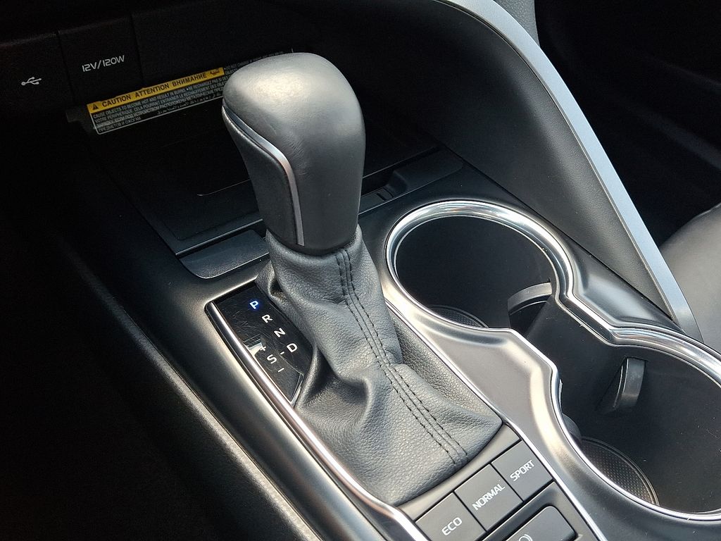 Thumbnail: 2020 Toyota Camry - 15