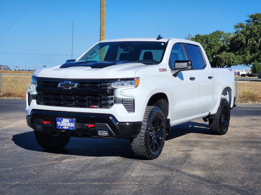 2024 Chevrolet Silverado 1500 LT Trail Boss 2