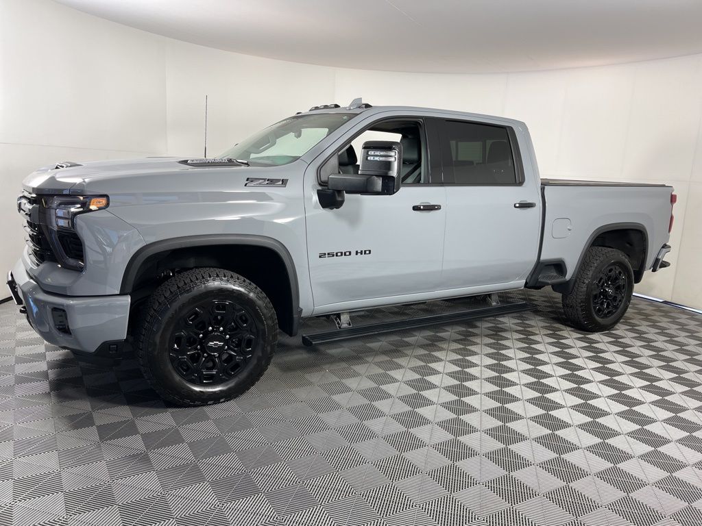 2024 Chevrolet Silverado 2500 LTZ 2