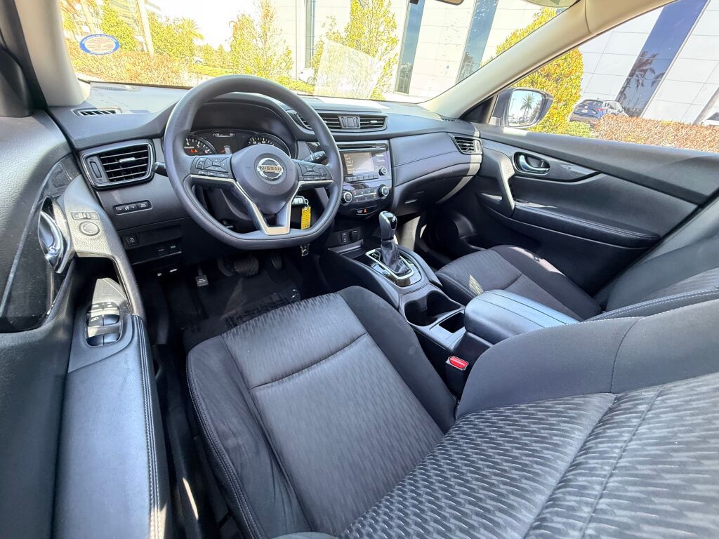 Thumbnail: 2017 Nissan Rogue - 20