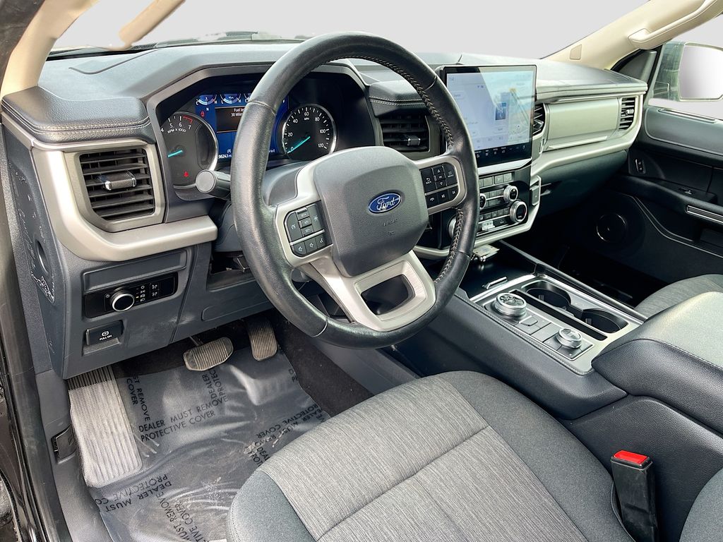 Used 2024 Black Ford XLT image 9