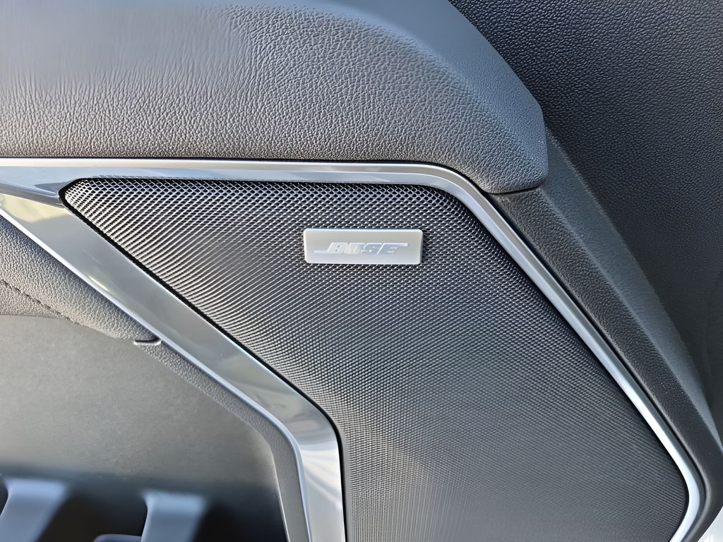 New 2026 White GMC SLT image 29