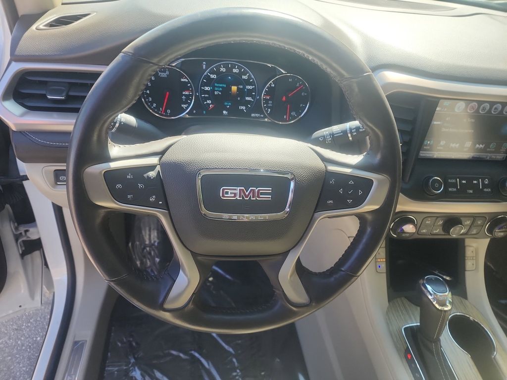 2018 GMC Acadia Denali 11