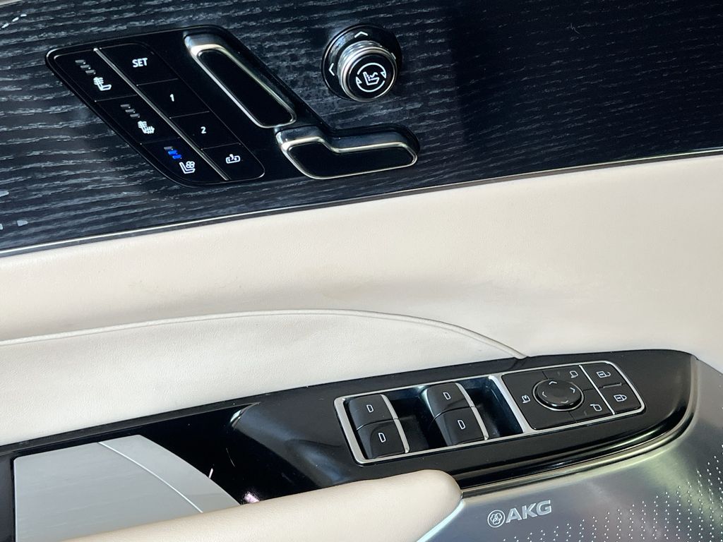 Used 2026 Green Cadillac Signature Luxury image 18