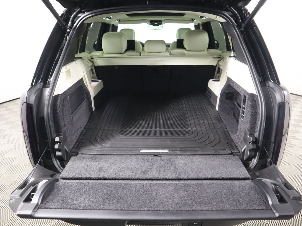 Thumbnail: 2026 Land Rover Range Rover - 30