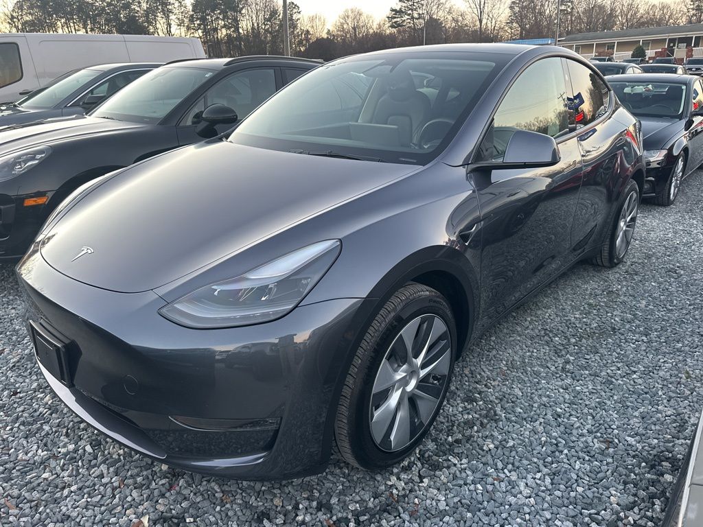2023 Tesla Model Y Long Range's photo