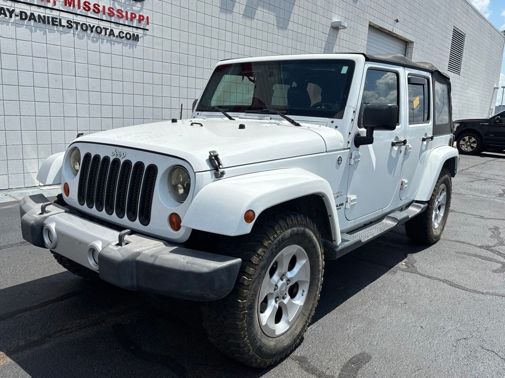 Bright White Clearcoat 2013 Jeep Wrangler SUV / Crossover Four-Wheel Drive 6-Speed Manual