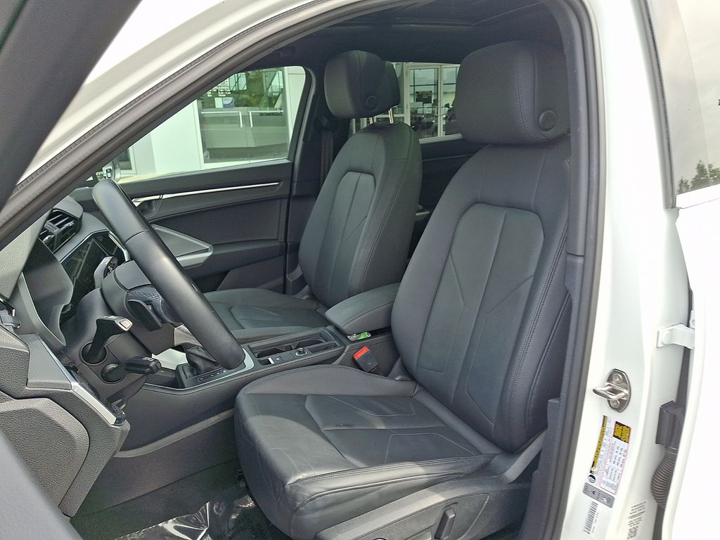 Thumbnail: 2023 Audi Q3 - 13