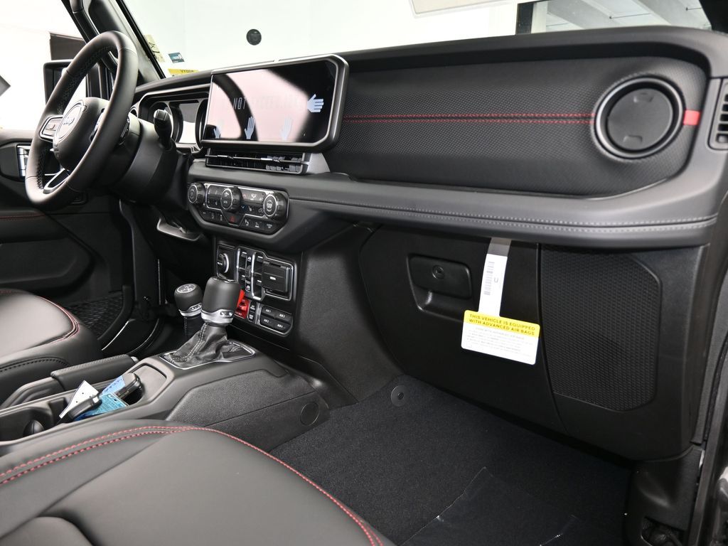 New 2026 Granite Crystal Metallic Clearcoat Jeep Rubicon image 43