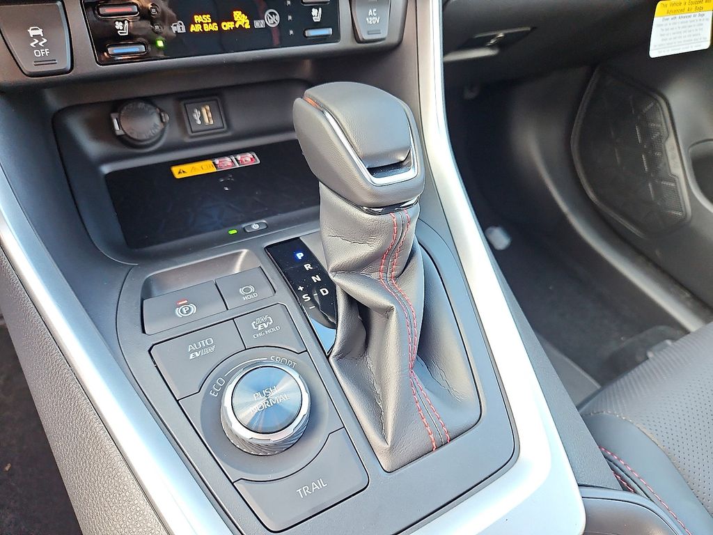 Thumbnail: 2025 Toyota RAV4 - 13