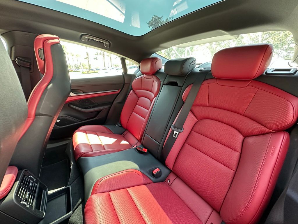 2021 Porsche Taycan 4S 31