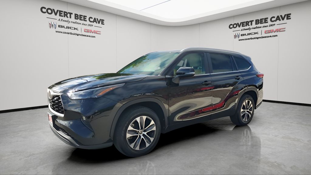 Used Car 2023 Toyota Highlander  Limited For Sale Under $40,000 In Austin, Texas