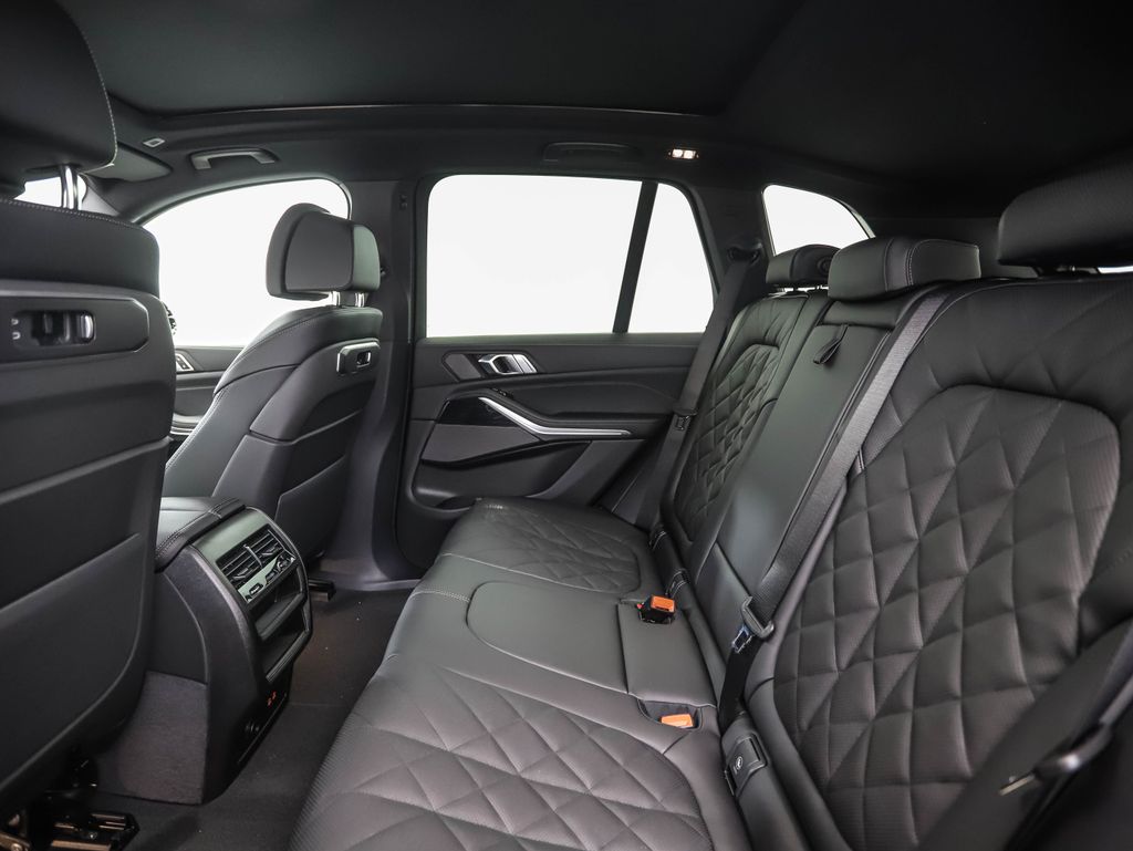 Thumbnail: 2026 BMW X5 - 21