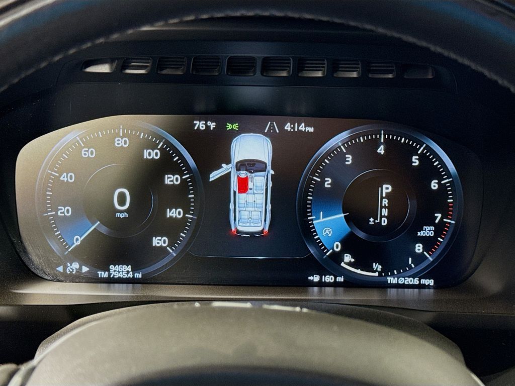 2017 Volvo XC90 T6 Momentum 12