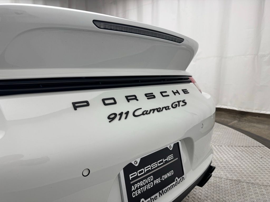 2016 Porsche 911 Carrera S 10