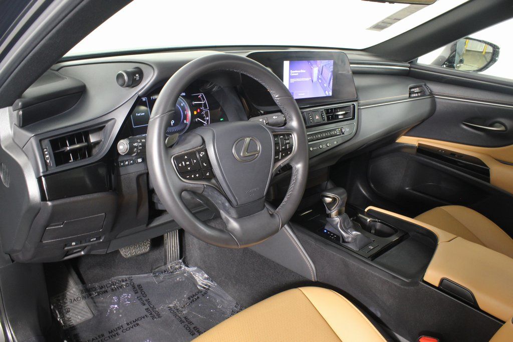 Thumbnail: 2024 Lexus ES - 7