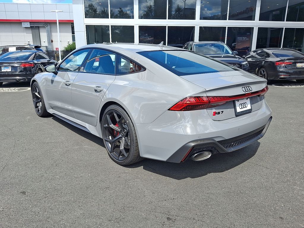 Thumbnail: 2026 Audi RS 7 - 4