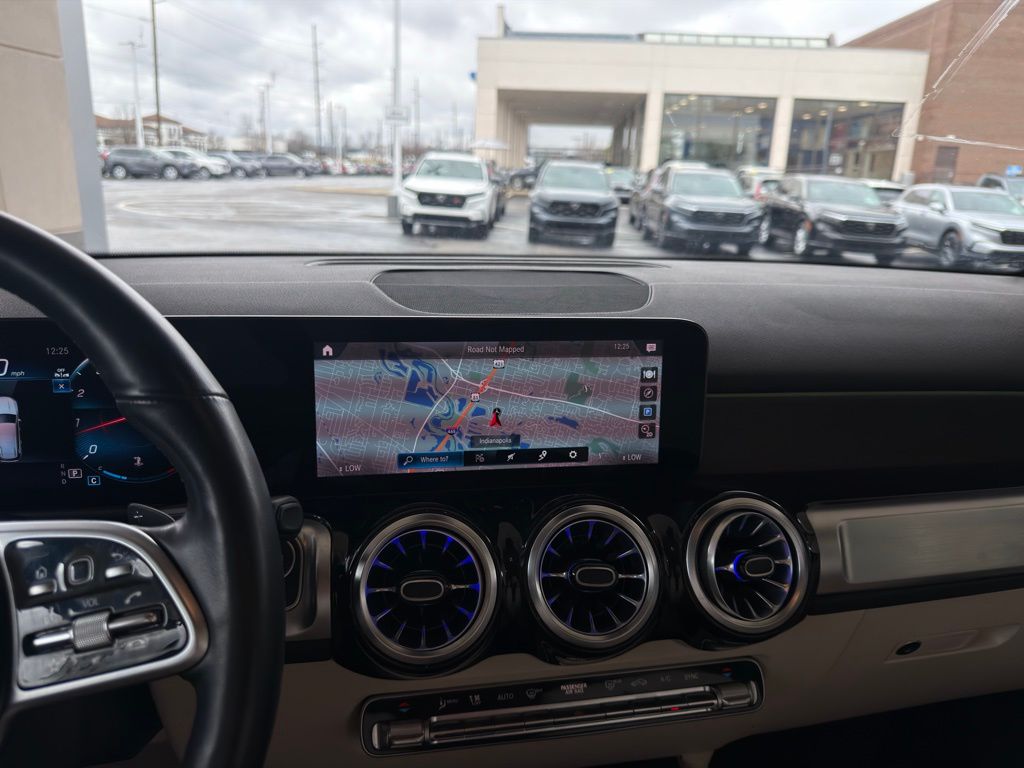 Thumbnail: 2023 Mercedes-Benz GLB - 15