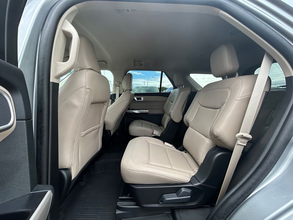 Certified Used 2024 Silver Ford XLT image 27