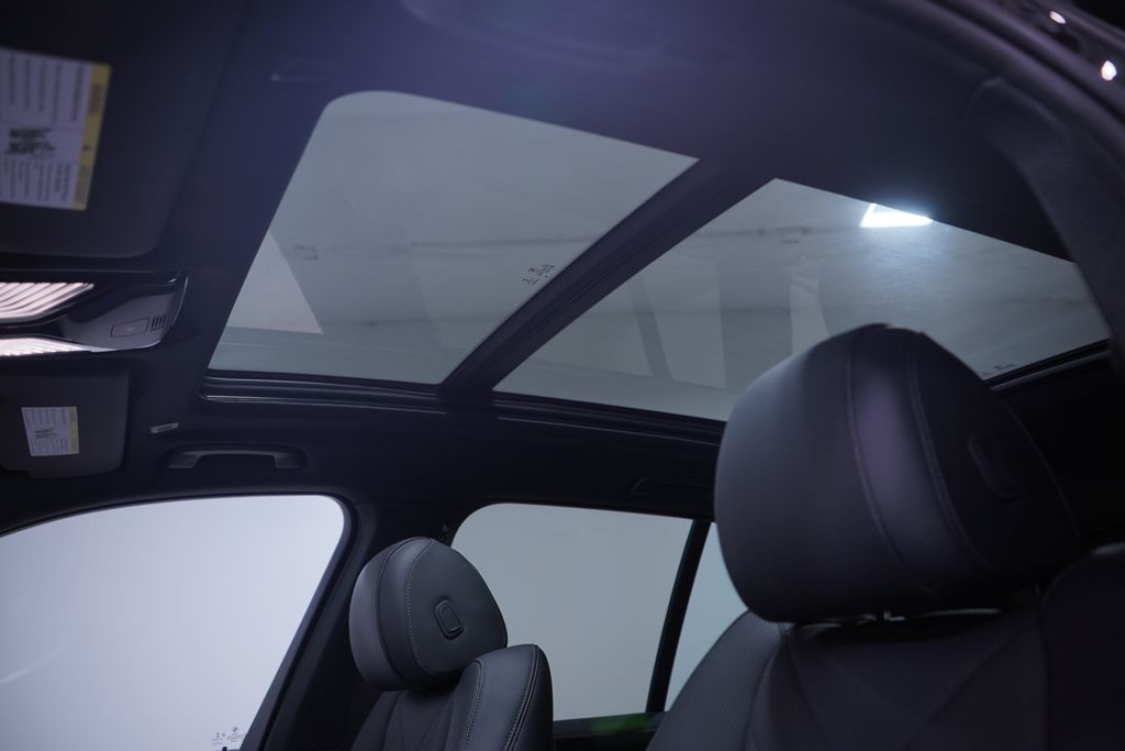 Thumbnail: 2023 BMW X5 - 8