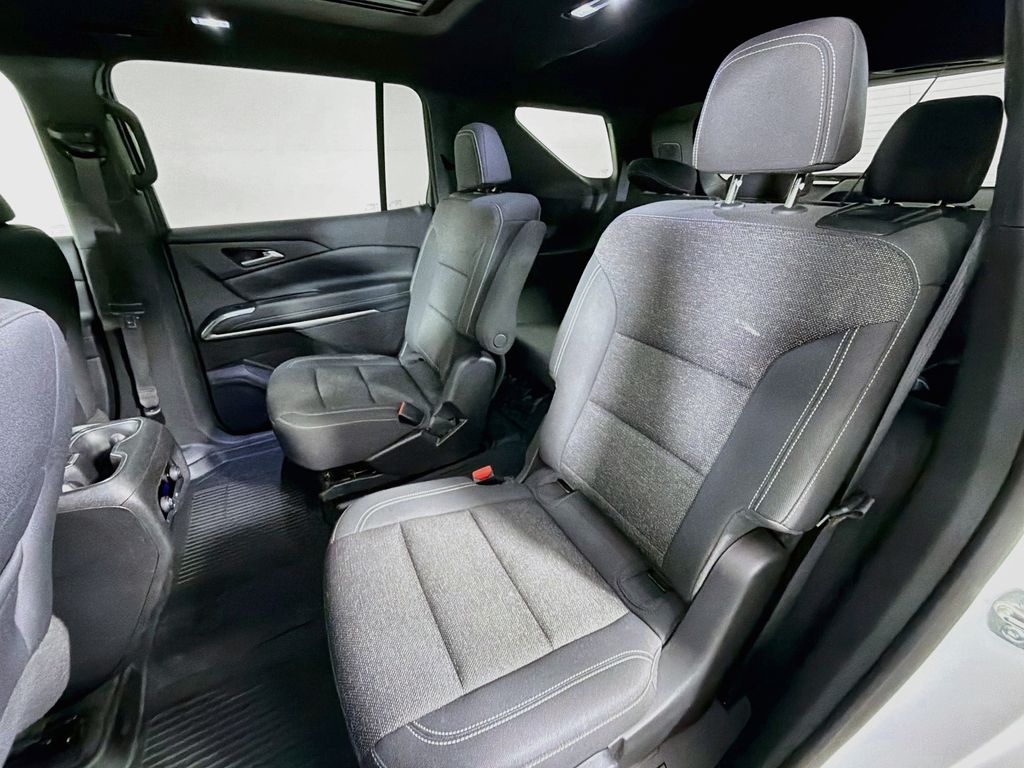 Used 2025 Chevrolet Traverse SUV