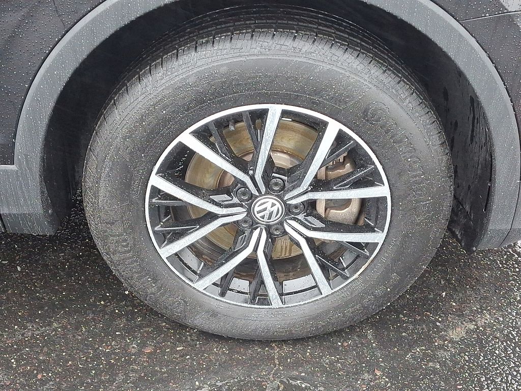 Thumbnail: 2021 Volkswagen Tiguan - 8