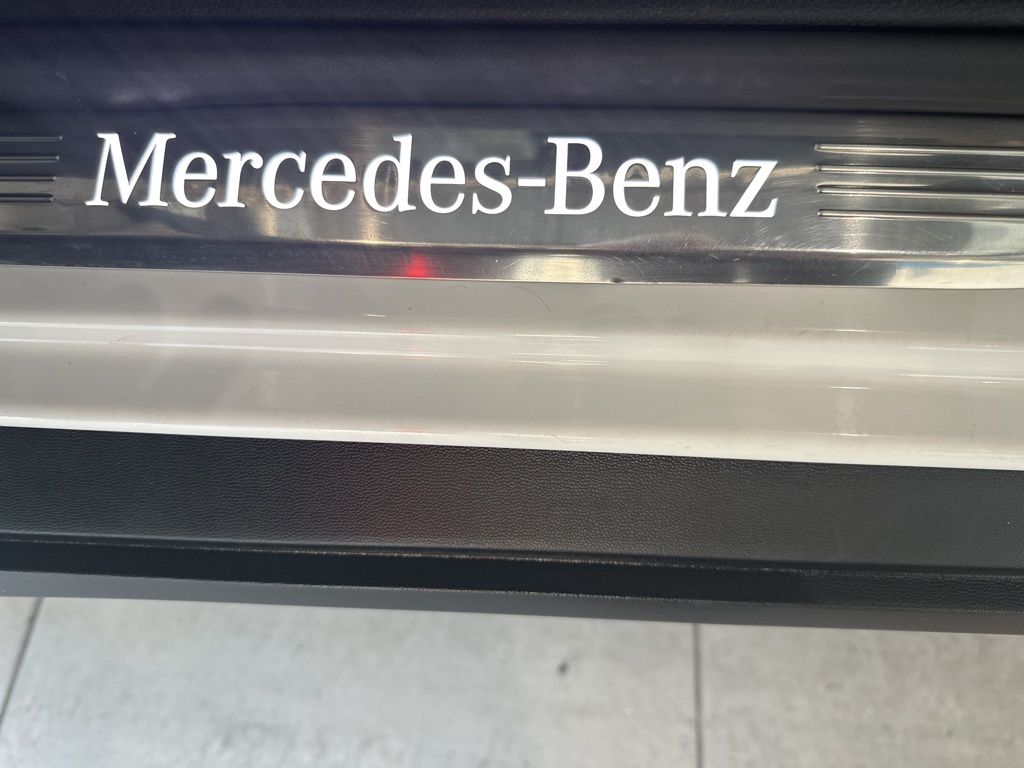 2021 Mercedes-Benz GLC GLC 300 10