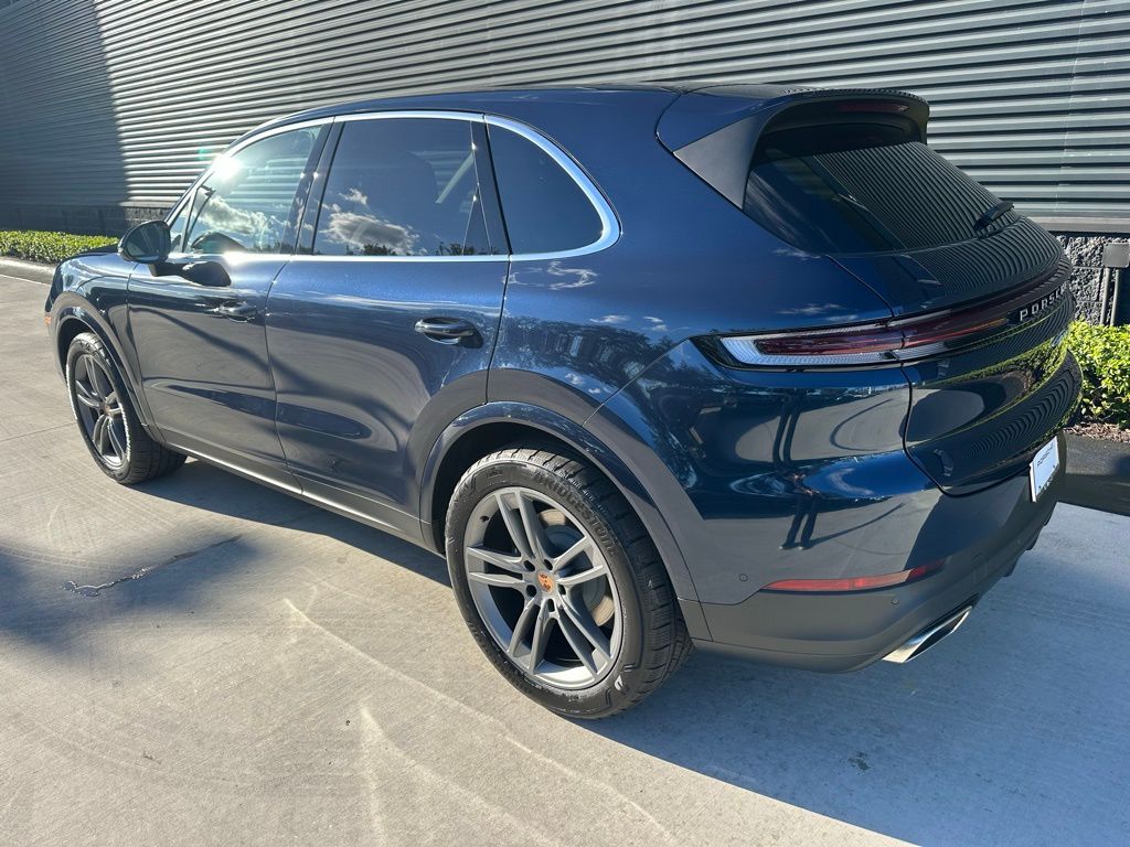 Thumbnail: 2026 Porsche Cayenne - 3