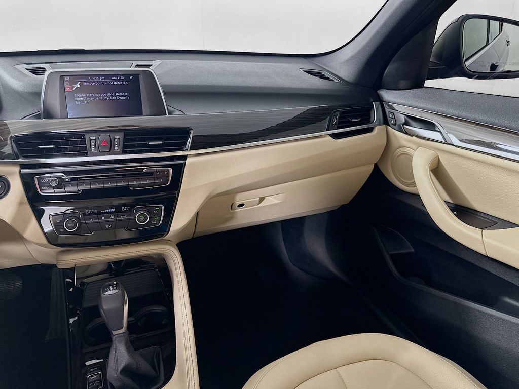 Thumbnail: 2016 BMW X1 - 23