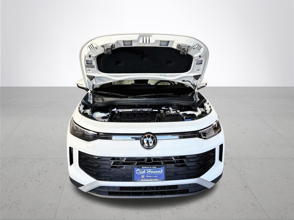 2025 Volkswagen Tiguan 2.0T SE