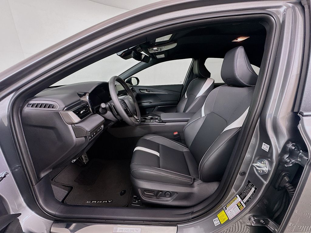 2025 Toyota Camry SE 20