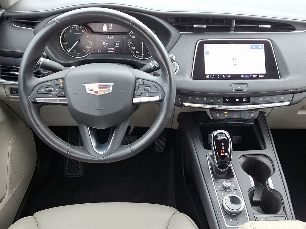 Thumbnail: 2022 Cadillac XT4 - 12