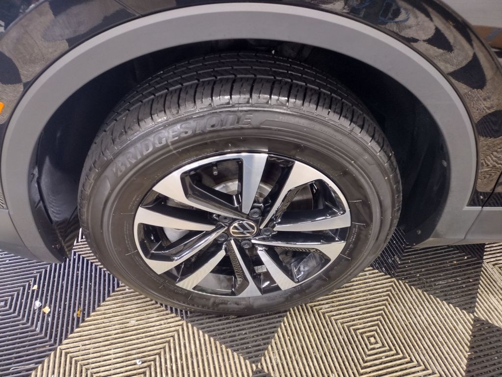 2024 Volkswagen Tiguan S photo 3