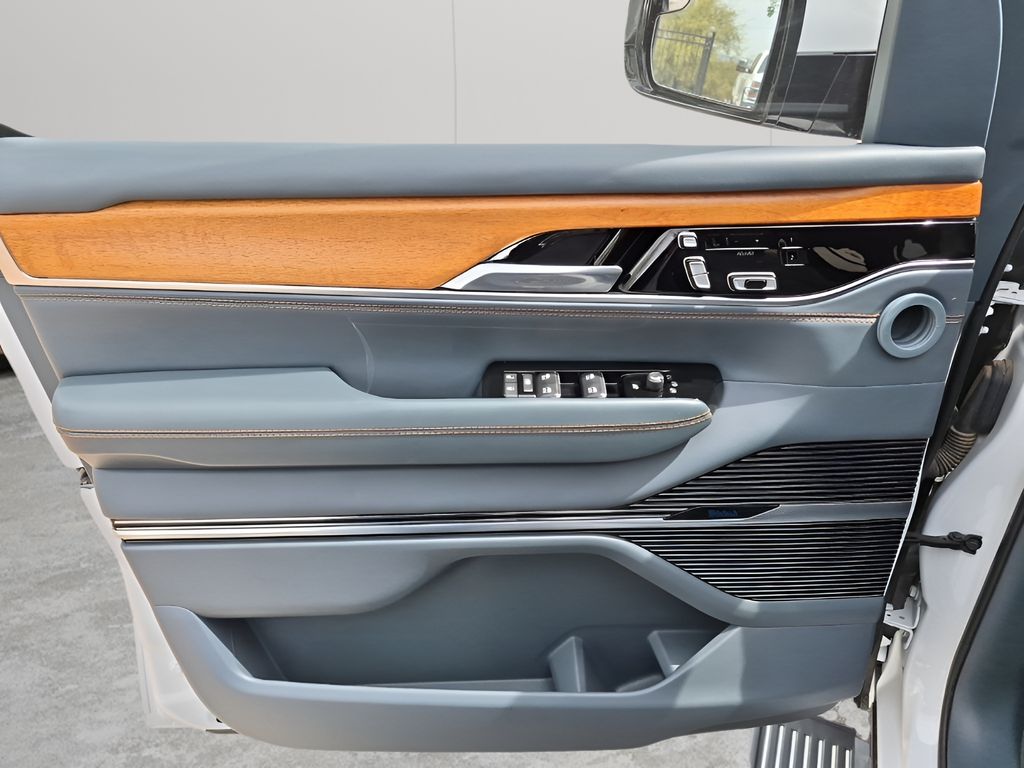 Used Car 2022 Jeep Grand Wagoneer  Series Ii For Sale Under $60,000 In Austin, Texas