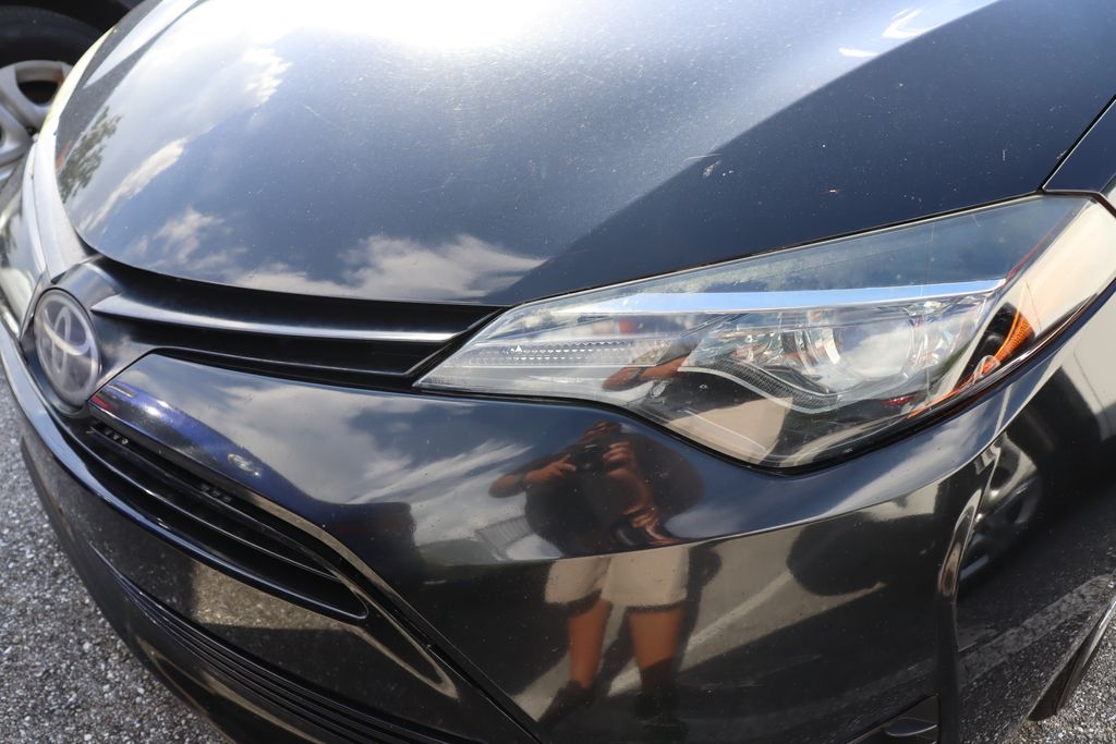 2022 Toyota Corolla LE 3