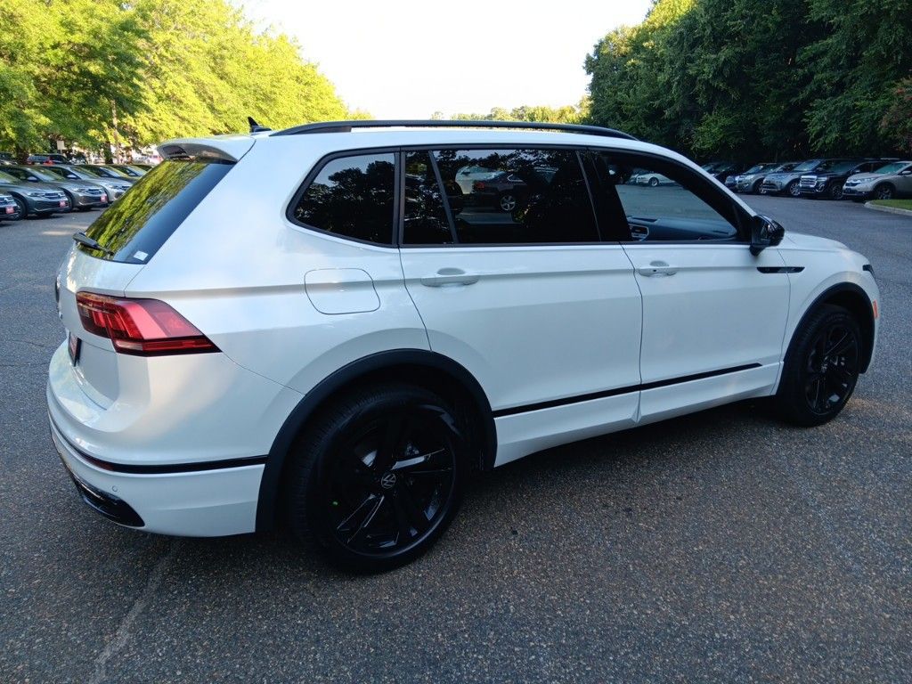 2024 Volkswagen Tiguan 2.0T SE R-Line Black 5