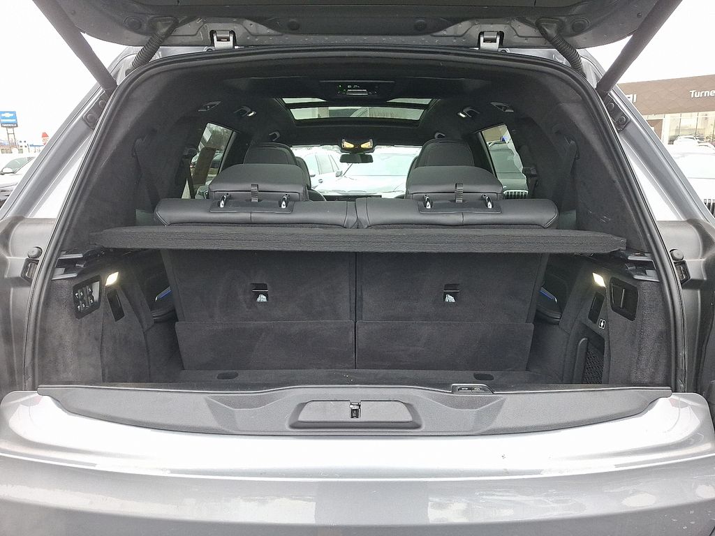 Thumbnail: 2024 BMW X7 - 32