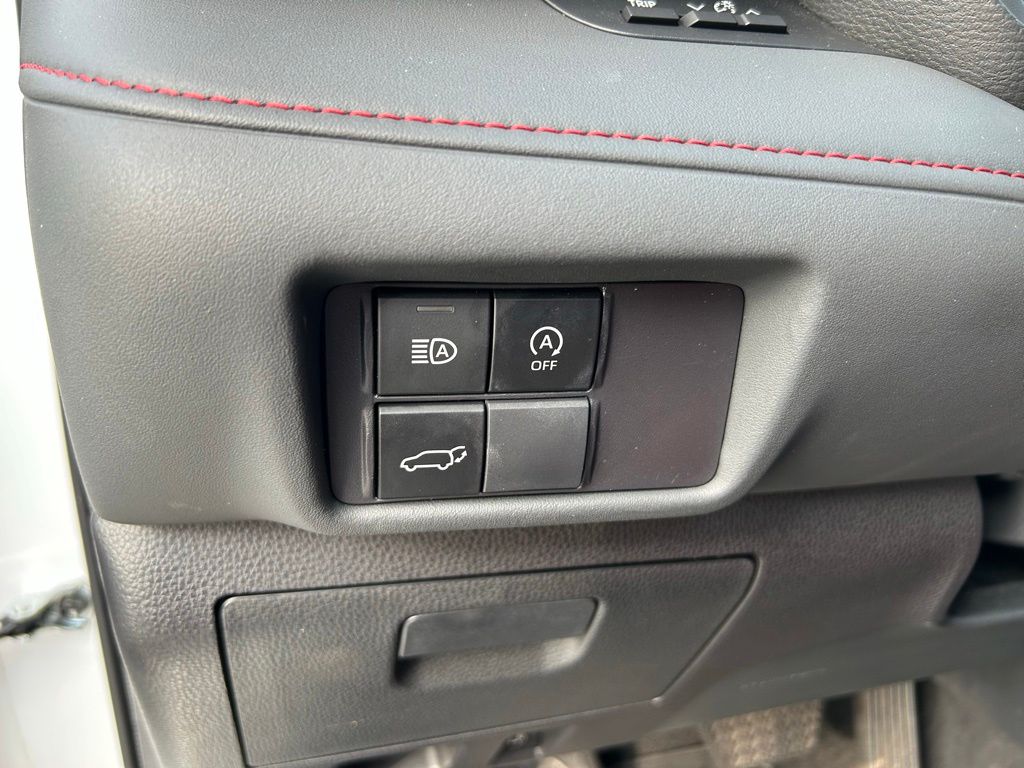 Thumbnail: 2023 Toyota Highlander - 19