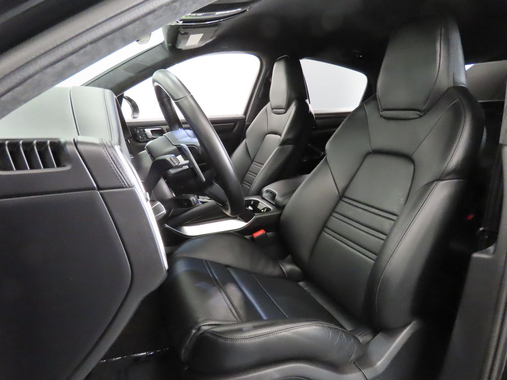 Thumbnail: 2022 Porsche  - 5