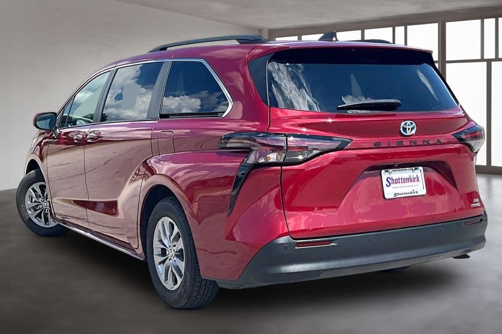 Used 2023 Toyota Sienna Van