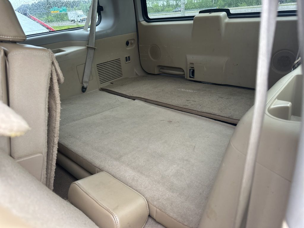 2014 Pearl White Nissan Armada SL RWD SUV