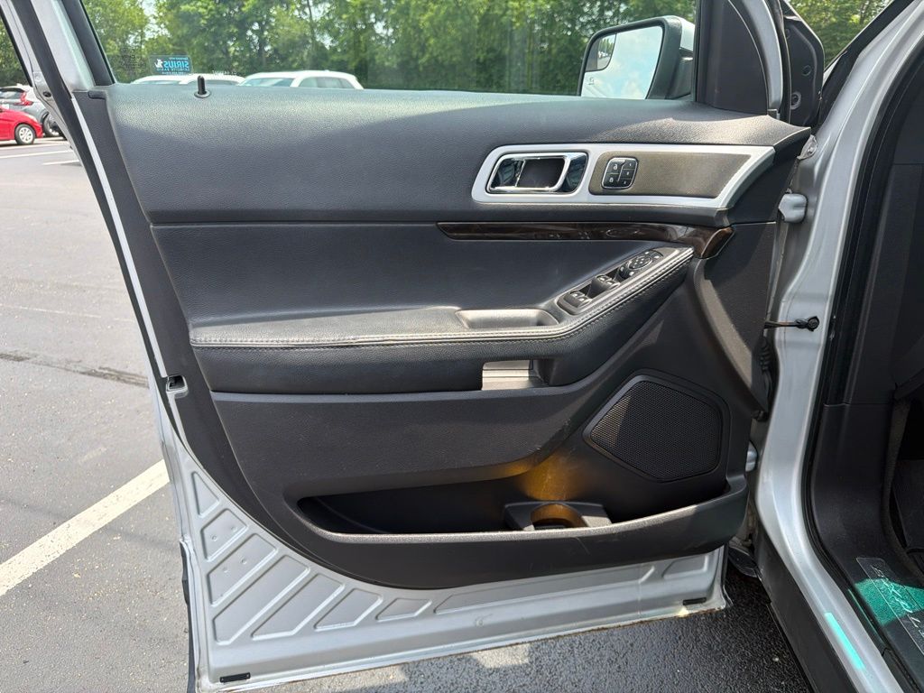 Thumbnail: 2013 Ford Explorer - 18