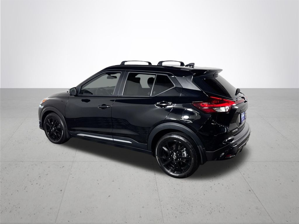 2021 Nissan Kicks SR