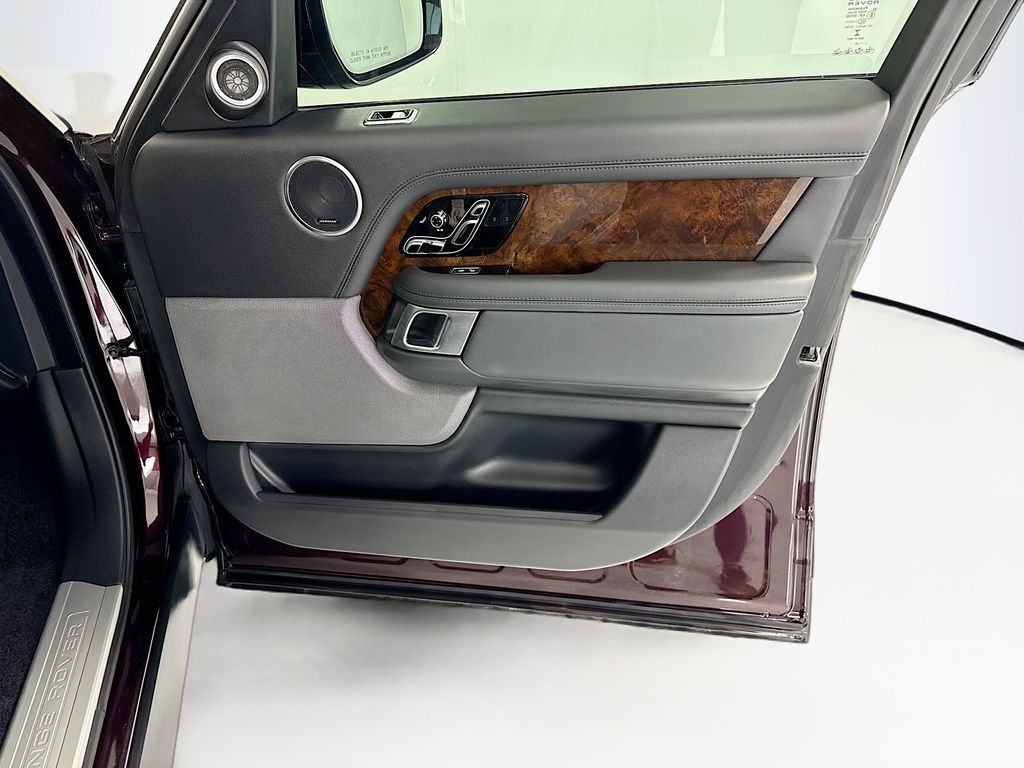 Thumbnail: 2020 Land Rover Range Rover - 26