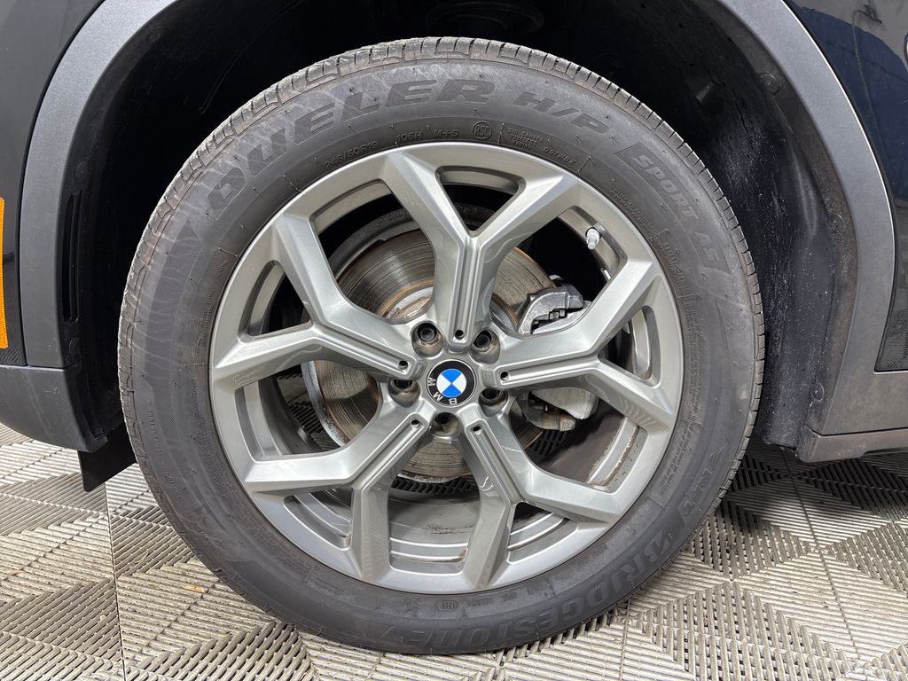 Certified Used 2022 Black BMW xDrive30i image 12