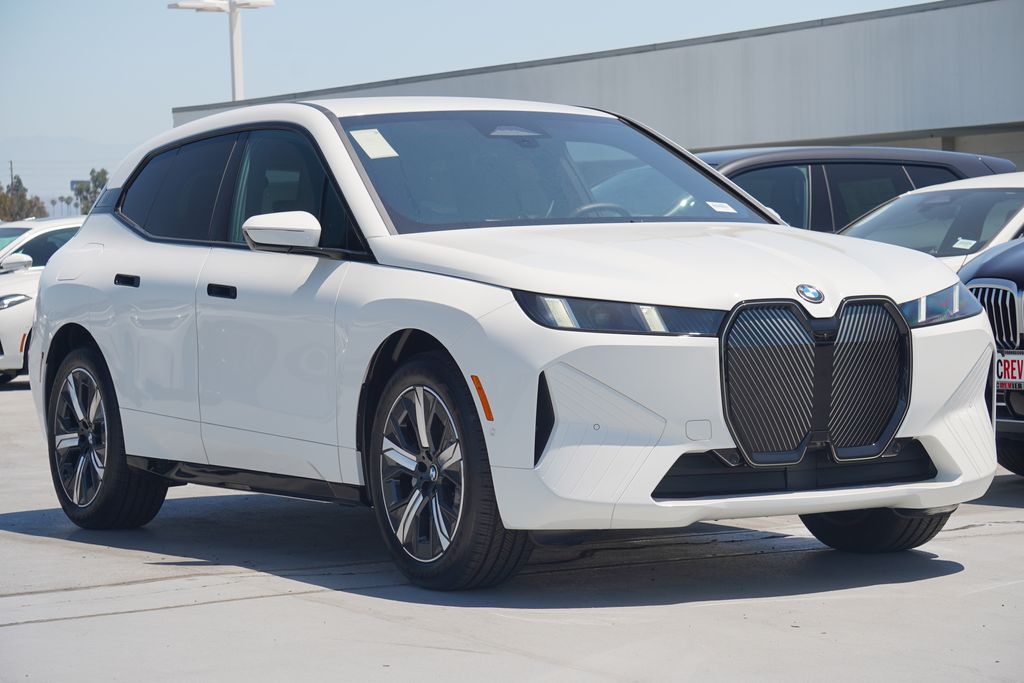 Thumbnail: 2026 BMW iX - 3