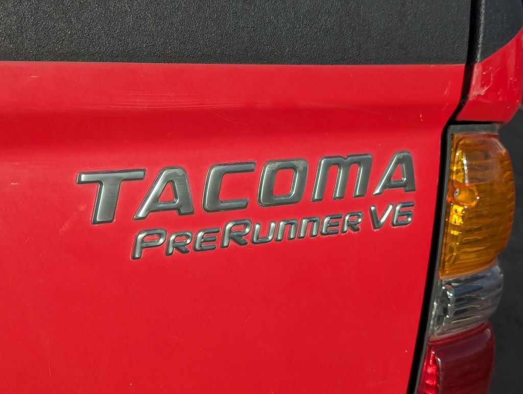 2004 Toyota Tacoma PreRunner 9