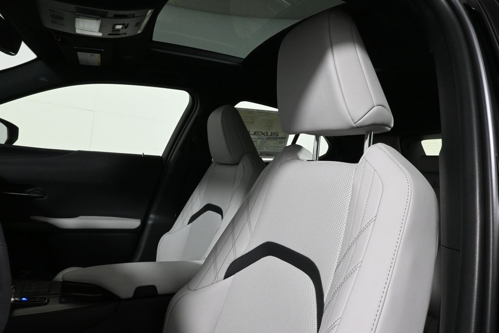 Thumbnail: 2025 Lexus UX - 16