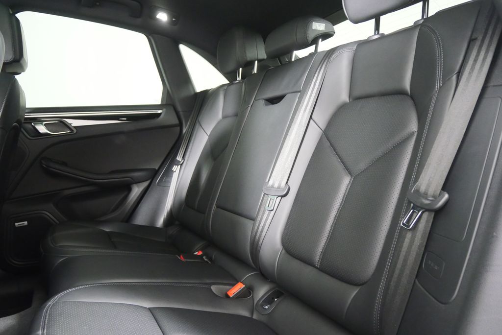 Thumbnail: 2022 Porsche Macan - 15