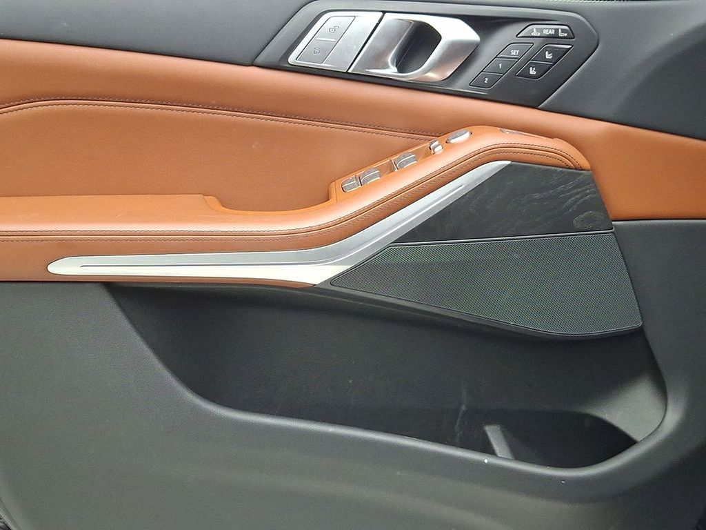 Thumbnail: 2022 BMW X7 - 13